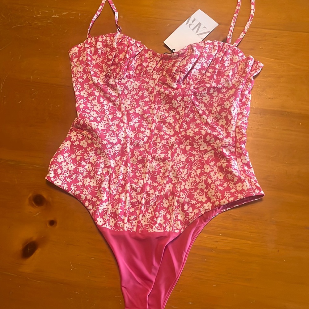 Zara pink floral body suit